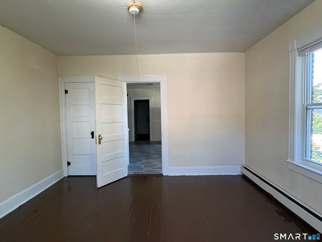 240-242 Washington Street 2N, New Britain, CT 06051