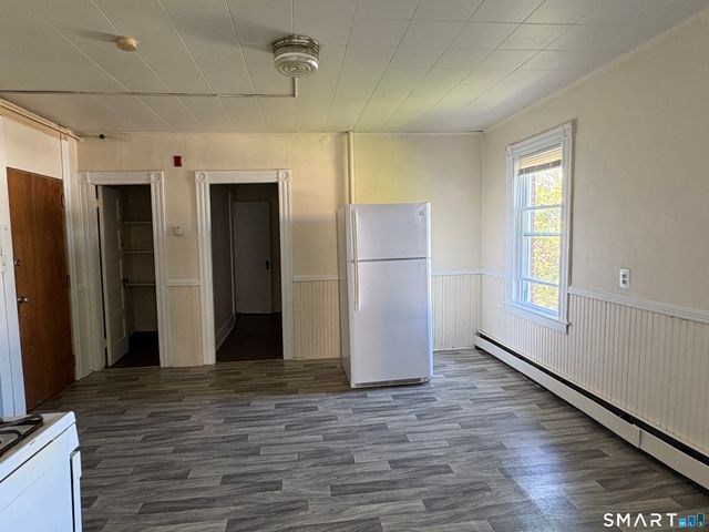 240-242 Washington Street 2N, New Britain, CT 06051