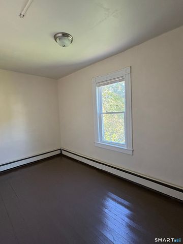240-242 Washington Street 2N, New Britain, CT 06051