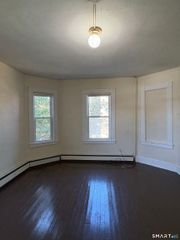 240-242 Washington Street 2N, New Britain, CT 06051