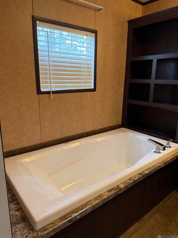 27031 S Satsuma Rd, Livingston, LA 70754