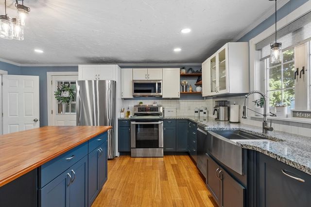 184 Regan St, Gardner, MA 01440