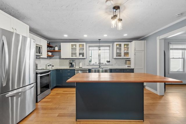 184 Regan St, Gardner, MA 01440