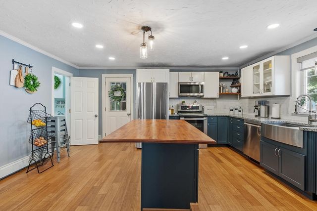 184 Regan St, Gardner, MA 01440