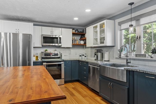 184 Regan St, Gardner, MA 01440
