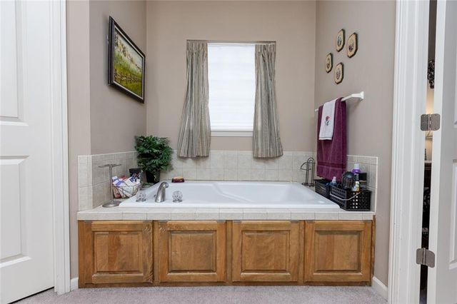 8925 NE 107th Terrace, Kansas City, MO 64157