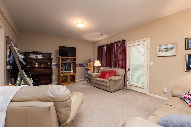 8925 NE 107th Terrace, Kansas City, MO 64157