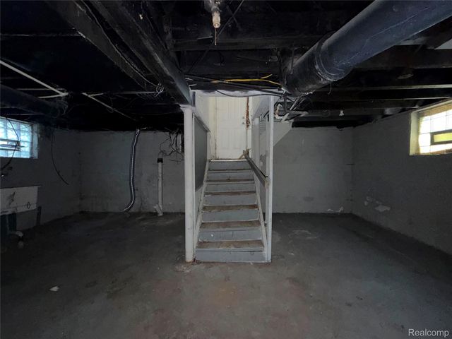 8566 KENTUCKY Street, Detroit, MI 48204