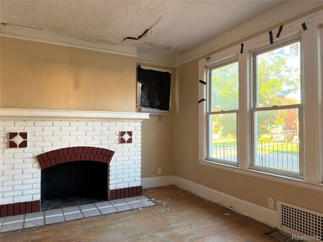 8566 KENTUCKY Street, Detroit, MI 48204