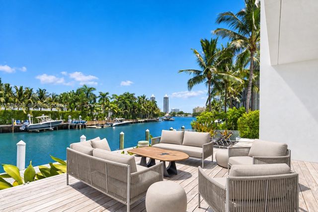 1011 W 48th Street 8, Miami Beach, FL 33140