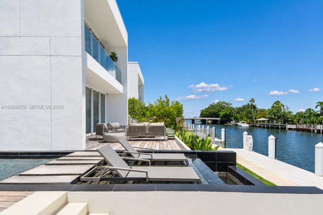 1011 W 48th Street 8, Miami Beach, FL 33140