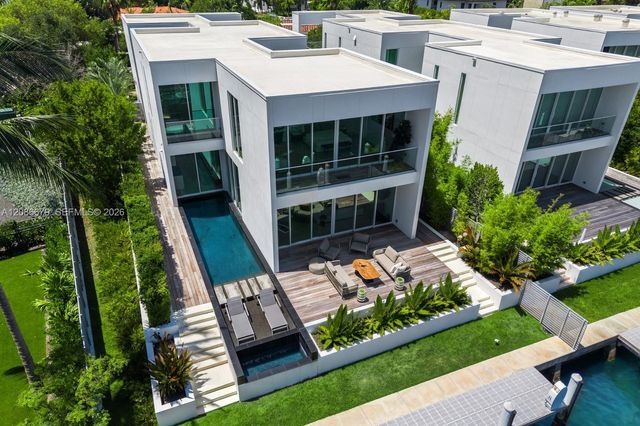 1011 W 48th Street 8, Miami Beach, FL 33140