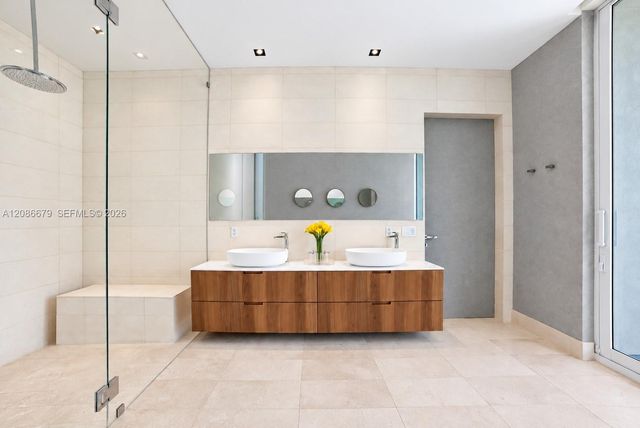 1011 W 48th Street 8, Miami Beach, FL 33140