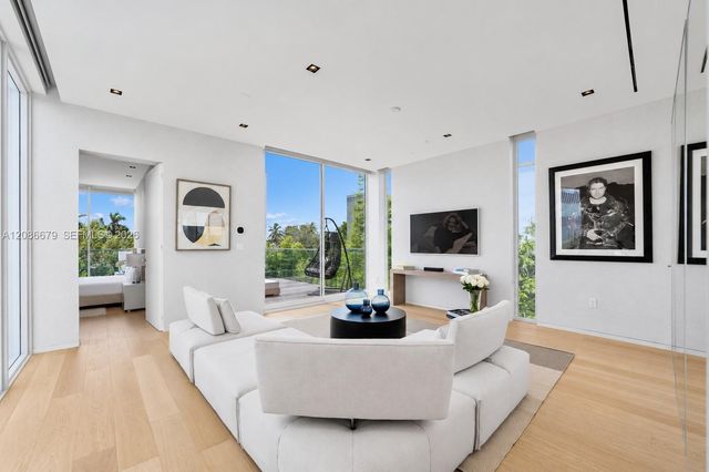 1011 W 48th Street 8, Miami Beach, FL 33140