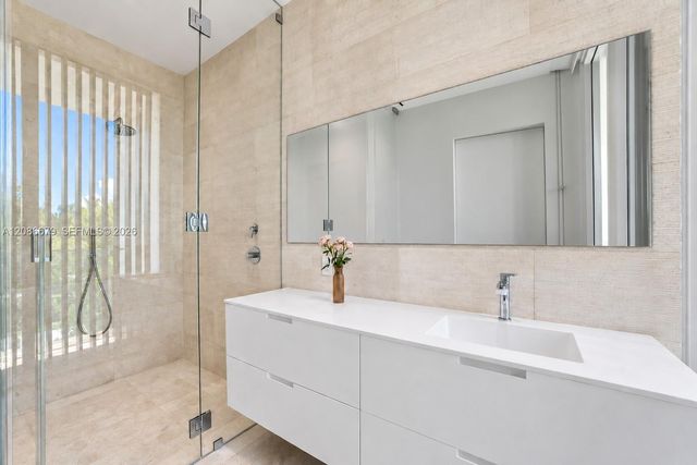 1011 W 48th Street 8, Miami Beach, FL 33140