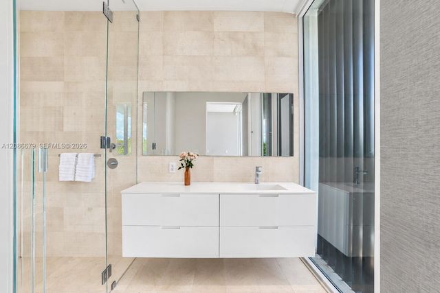 1011 W 48th Street 8, Miami Beach, FL 33140