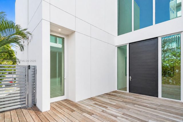1011 W 48th Street 8, Miami Beach, FL 33140