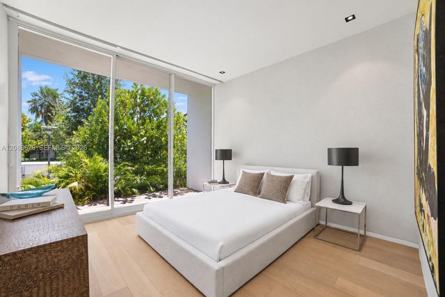 1011 W 48th Street 8, Miami Beach, FL 33140