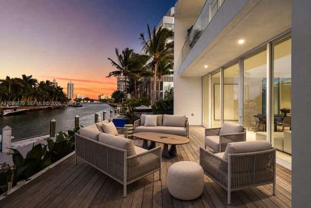 1011 W 48th Street 8, Miami Beach, FL 33140