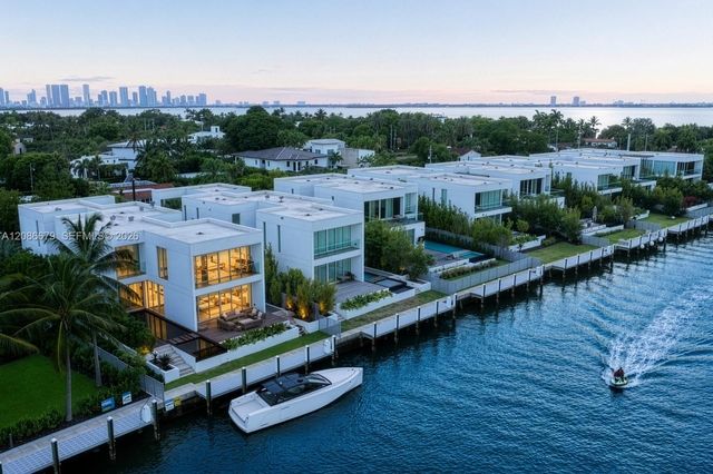 1011 W 48th Street 8, Miami Beach, FL 33140