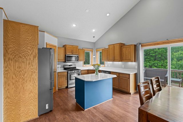 1221 118th Lane NE, Blaine, MN 55434