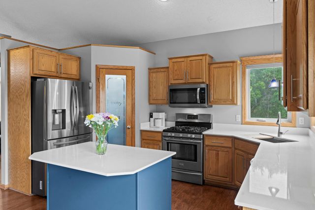 1221 118th Lane NE, Blaine, MN 55434
