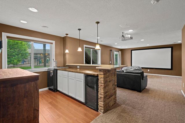 1221 118th Lane NE, Blaine, MN 55434