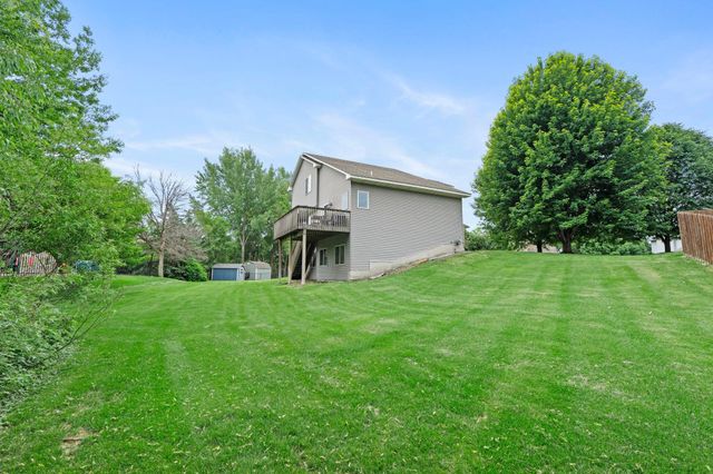 1221 118th Lane NE, Blaine, MN 55434