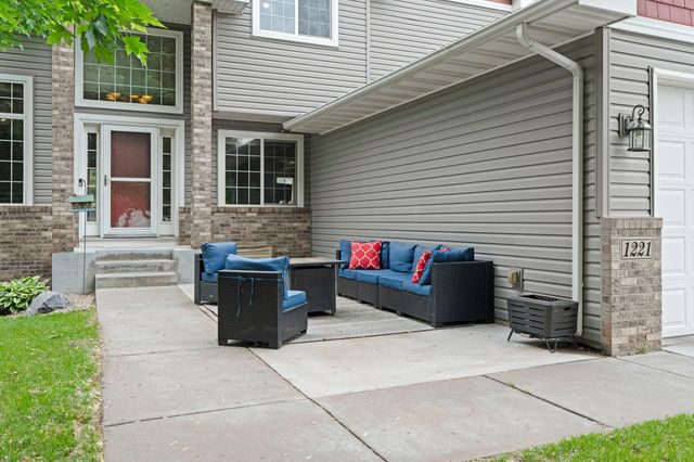 1221 118th Lane NE, Blaine, MN 55434