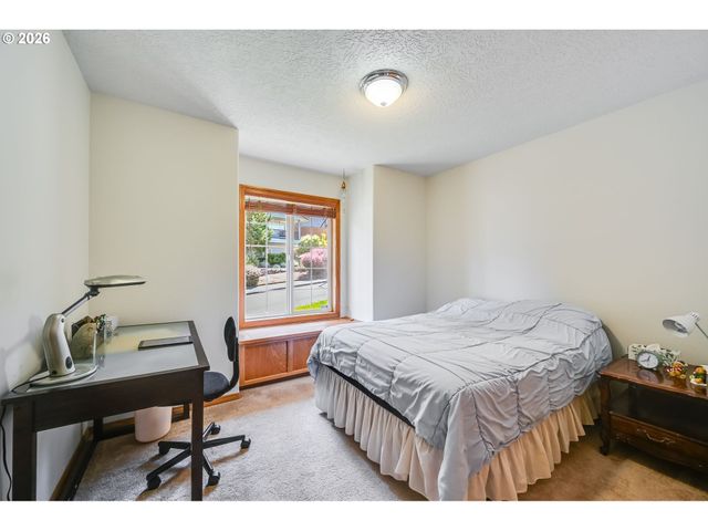 1035 WESTFARTHING Way Nw, Salem, OR 97304