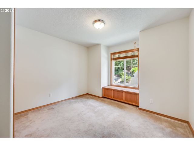 1035 WESTFARTHING Way Nw, Salem, OR 97304