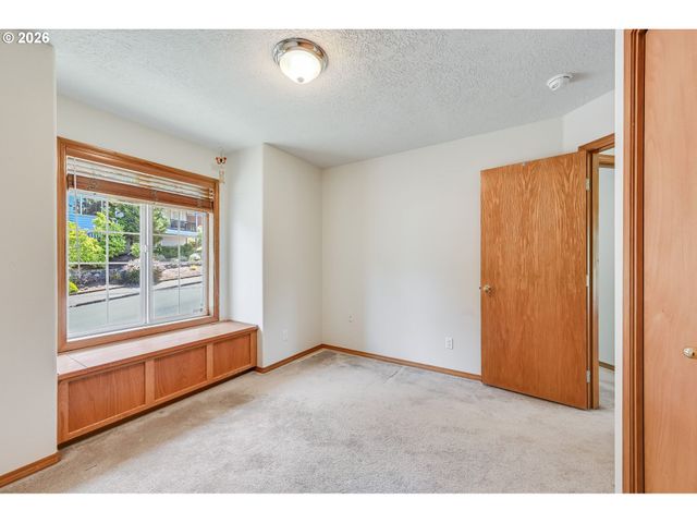 1035 WESTFARTHING Way Nw, Salem, OR 97304