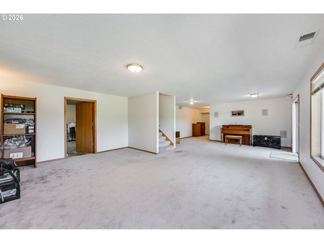 1035 WESTFARTHING Way Nw, Salem, OR 97304