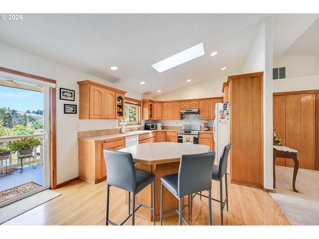 1035 WESTFARTHING Way Nw, Salem, OR 97304