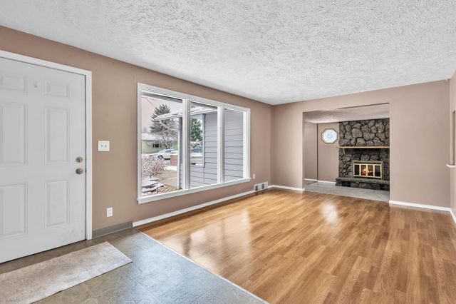 2017 N Laura St, Spokane, WA 99212