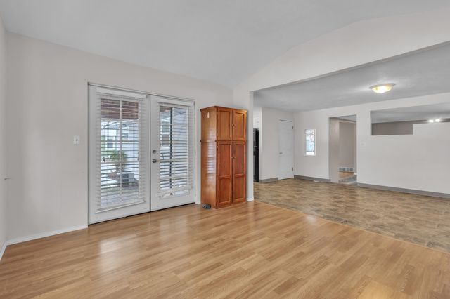 2017 N Laura St, Spokane, WA 99212