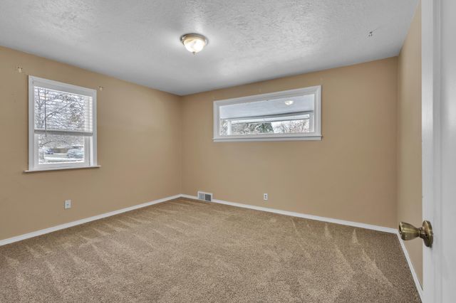 2017 N Laura St, Spokane, WA 99212