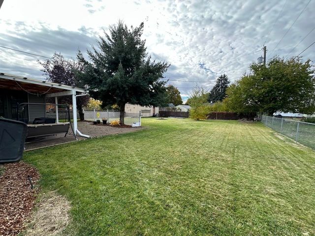 2017 N Laura St, Spokane, WA 99212