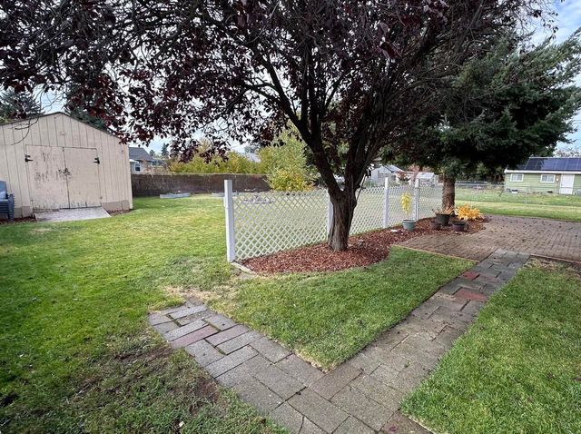2017 N Laura St, Spokane, WA 99212