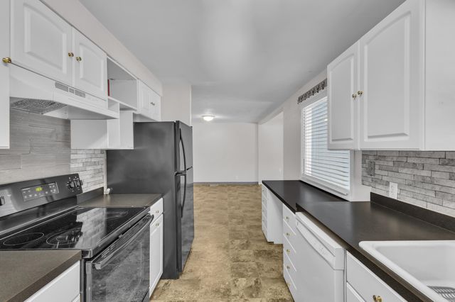 2017 N Laura St, Spokane, WA 99212