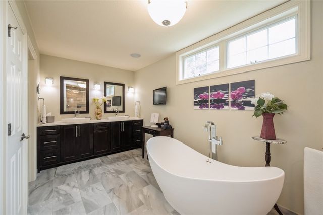 2726 Seneca Court NE, Cedar Rapids, IA 52402