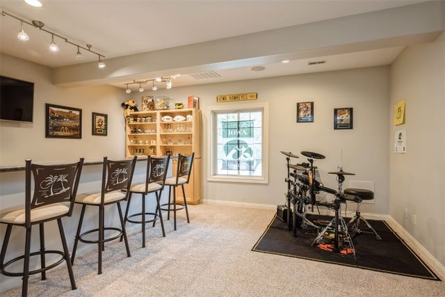 2726 Seneca Court NE, Cedar Rapids, IA 52402