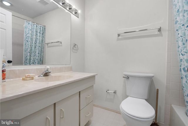 322 STEEPLECHASE CT, Woodbury, NJ 08096