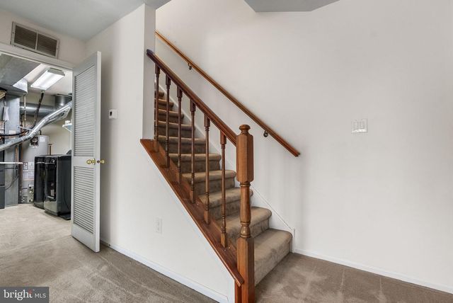 322 STEEPLECHASE CT, Woodbury, NJ 08096