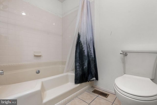 322 STEEPLECHASE CT, Woodbury, NJ 08096