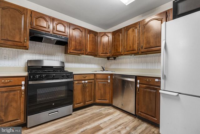 322 STEEPLECHASE CT, Woodbury, NJ 08096