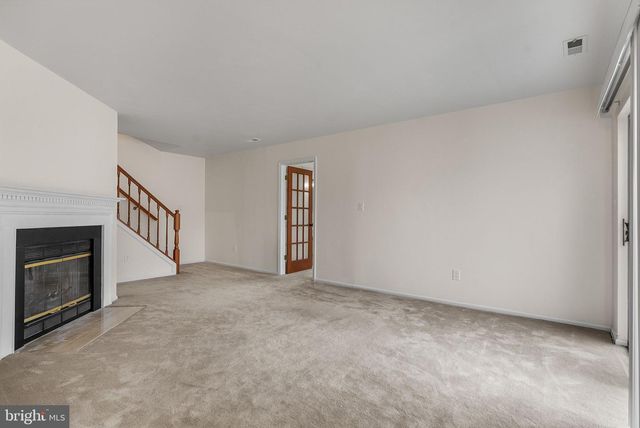 322 STEEPLECHASE CT, Woodbury, NJ 08096