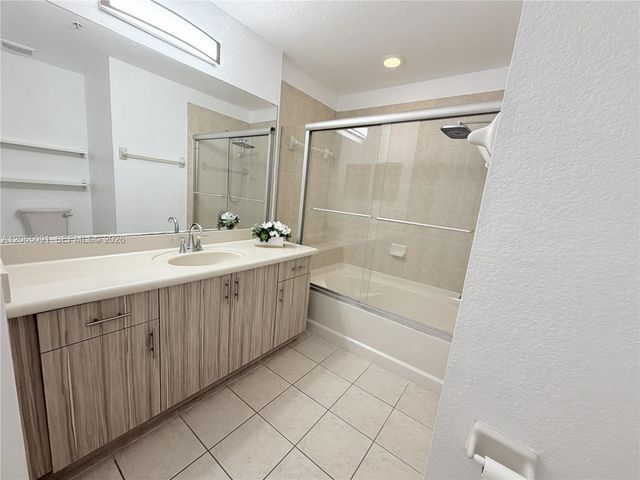 11103 NW 83rd Street 103, Doral, FL 33178