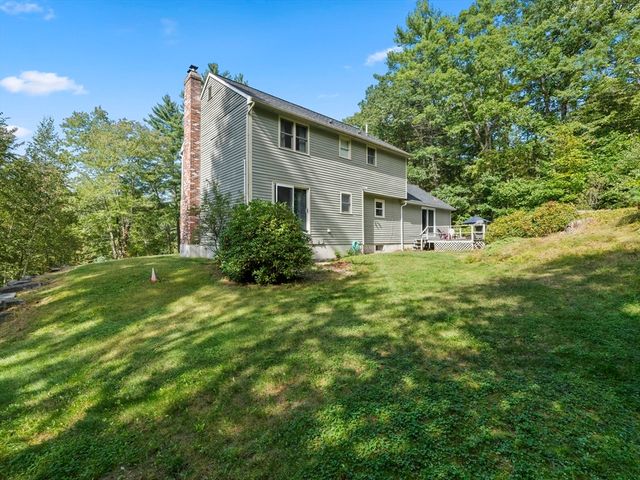 64 Lyndeborough Rd, Amherst, NH 03031