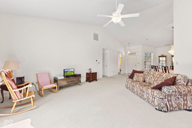 5855 W Port Drive, Mccordsville, IN 46055